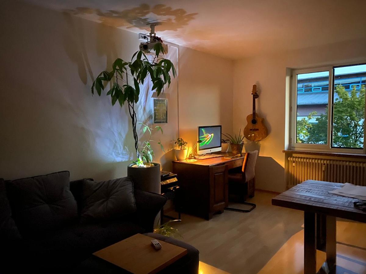 Apartment Tree House *